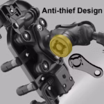 ⁦תושבת טלפון חכמה לאופנוע Moto Shield Pro – טעינה אלחוטית 15W, גגון שמש, בולם זעזועים ומנגנון נגד גניבה⁩ – תמונה ⁦5⁩